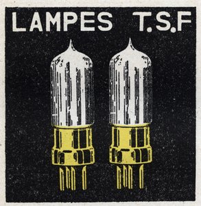 T.S.F.: lamput T.S.F. Anonyymi kuva vuodelta 1925. Yksityinen kokoelma. tekijältä Anonymous Anonymous