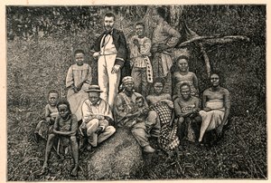 Tutkija Pierre Savorgnan Brazzasta (1852-1905) ja ryhmä alkuperäiskansoja kahden Guinean apostolisesta vikariaatista (Kaksi Guineaa) Gabonista. Kaiverrus "Les Missions Catholiques au XIXeme Siecle" Louis-Eugene (Louis Eugene) Louvet. PR tekijältä Anonymous Anonymous