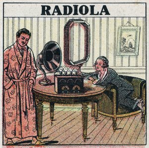 Langaton puhelin: Radiola radio. Anonyymi kuvitus vuodelta 1925. Yksityiskokoelma. tekijältä Anonymous Anonymous