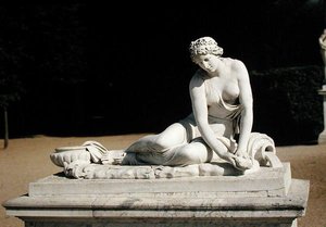 Nymfi kuorella, Parterre de Latonesta tekijältä Antoine Coysevox
