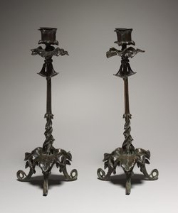 Kynttilänjalka, 1800-luku tekijältä Antoine Louis Barye