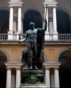 Napoleon Bonaparte (1769-1821) Edustaa maaliskuussa Antonio Canovan (1757-1822) pronssiveistosta 1809 su. 325x125 cm Palace Brera, Milano tekijältä Antonio Canova