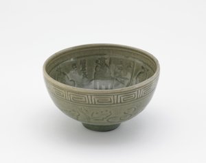 Tarjoilukulho Longquan-astioiden tyyliin, Tarjoilukulho (hachi), 1800-luvun alku (kivitavara celadon-lasituksella) tekijältä Aoki (attr. to) Mokubei