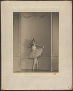 Ballerina tekijältä Arthur F. Kales