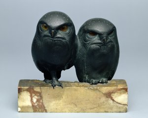 Kaksi pöllöä, 1903-04 (pronssi ja onyksi)