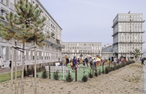 Asuinrakennus Le Havressa (Seine Maritime). Unescon maailmanperintökohteeksi 15/07/2005 nimeämä kaupunki. Le Havre oli Ranskan tuhoutunein kaupunki toisen maailmansodan aikana (1939-1945). Kaupunki rakennettiin uudelleen Auguste Perret