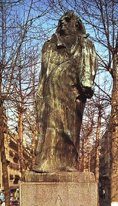 Honore de Balzacin (1799-1850) muistomerkki (pronssi) tekijältä Auguste Rodin