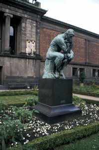 Rodinin ajattelija-patsas, Ny Carlsberg Glyptotek, Kööpenhamina, Tanska, Eurooppa tekijältä Auguste Rodin