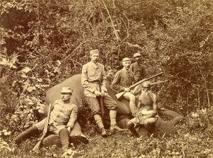 Arkkiherttua Franz Ferdinand metsästyksen jälkeen, Sri Lanka n.1892 tekijältä Austrian School