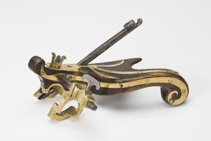 Linja-autojen valmistajien kompassi-aurakone, Etelä-Itävalta, 1800-luvun puoliväli (pelti ja messinki, takorauta ja valkopyökki) (katso myös 701092)