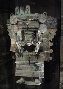 Suitsukkeenpoltin maatalouden jumalattaren Chicomecoatlin muodossa, Tlahuac, myöhäinen postklassinen aika, n. 1500 tekijältä Aztec