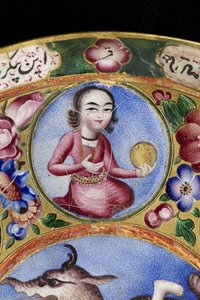 Kannen kulho, lautanen ja lusikka astrologisella koristeella, 1800-luvun alku tekijältä Baqir