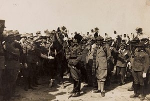 Benito Mussolini fasistinsa ja Italo Balbon kanssa Libyassa Tripolissa (m/v kuva) tekijältä Barbera La