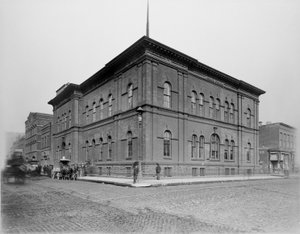 Harrison Streetin poliisiasema, Chicago, Illinois, Yhdysvallat, noin 1900 (s/w-kuva). tekijältä Barnes and Crosby