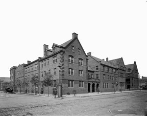 Hull House, Chicago, Illinois, Yhdysvallat, noin 1905 (s/w-kuva). tekijältä Barnes and Crosby