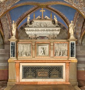 Krypta, korkea alttari ja pyhien Marcellinon ja Pietarin arkki Manaaja, esittäjä Benedetto Briosco 1506-08, säveltänyt uudelleen Matteo Galletti 1609.