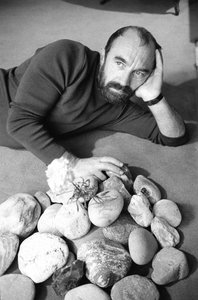  tekijältä Bernard Perrine