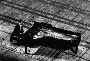 Claude Helffer, 20. tekijältä Bernard Perrine