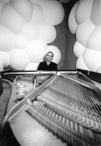  tekijältä Bernard Perrine