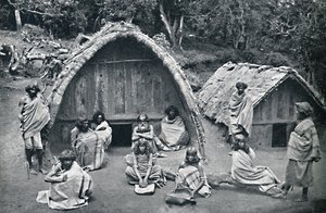 Toda-koti kotimaisessa kylässä Intiassa, 1902