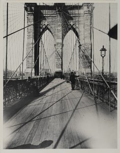 East River Bridge, 1888 (gelatiinihopeaprintti) tekijältä Breading G. Way