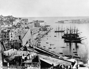 Sisäänkäynti suureen satamaan, Malta, noin 1880 tekijältä British Photographer