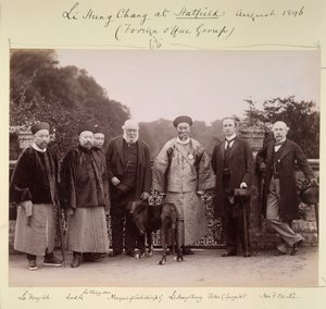 Li Hung Chang Hatfieldissä (ulkohallintoryhmä), elokuu 1896 (m/v kuva) tekijältä British Photographer