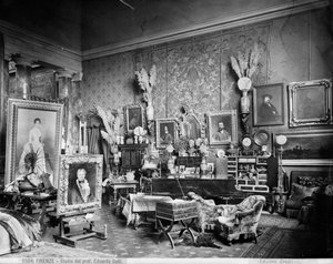 Firenzeläisen taidemaalarin Edoardo Gellin studio (m/v kuva)