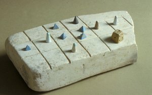 Pelilauta pelinappuloilla, Tell Beit Mirsim, Jordania, n. 1200 eKr. (kalkkikivi)