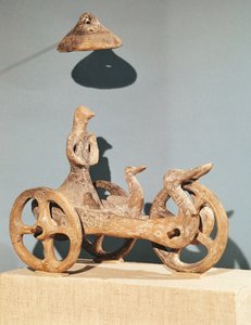 Votiivivaunut antropomorfisella jumaluudella, Dupljajasta (savi)