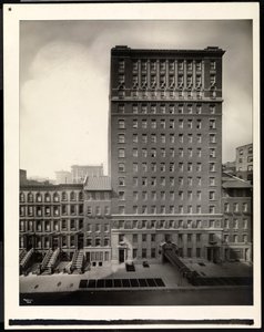 Hotel La Salle, 30 East 60th Street, New York, 1920 (hopeagelatiiniprintti) tekijältä Byron Company