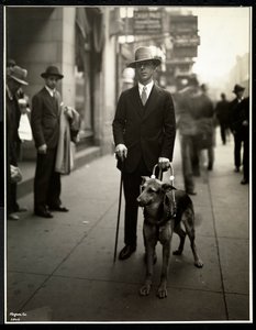 Mr. Himmel New York Association for the Blindista, 111 East 59th Street, rew York, 1930 (hopeagelatiiniprintti) tekijältä Byron Company