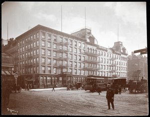 Grand Union Hotel osoitteessa 4th Avenue ja 42nd Street, New York, 1904 (hopeagelatiiniprintti) tekijältä Byron Company
