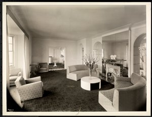 Hotel St. Regisin kattohuoneiston sali, 1937 (hopeagelatiiniprintti) tekijältä Byron Company