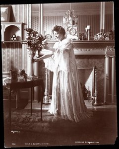 Virginia Harned (rouva E.H. Sothern, 1.) 1902 (hopeagelatiiniprintti)