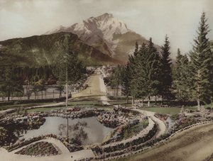 Cascade Mountain ja Reflection Pool, Banff (värikuva)