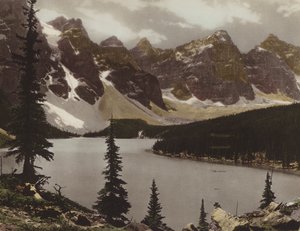 Moraine Lake ja Valley of Ten Peaks (värikuva)
