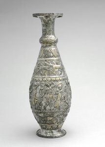 Ewer (Kannu), jossa on peli-, kala- ja äyriäiskohtauksia, 300-luvun loppu (hopeaa kullan jälkiä) tekijältä Byzantine