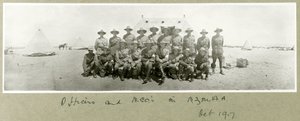 Upseerit ja aliupseerit N.Z.M.A.A.:ssa lokakuussa 1917 tekijältä Capt. Arthur Rhodes
