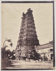 Länsiportti (Gopuram) Meenakshi Sundareshwar -temppelissä, Madurai