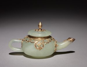 Miniatyyri teekannu, n. 1896 tekijältä Carl Fabergé