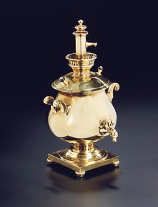 Miniatyyri samovaarinen tuoksupullo tulpalla, luultavasti Moskova, 1908-17