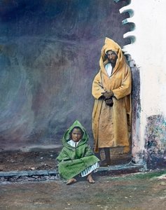 Marokko, maurilainen kauppias ja pieni poika, kuvan päivämäärä: noin 1910. Carl Simonin arkisto tekijältä Carl Simon