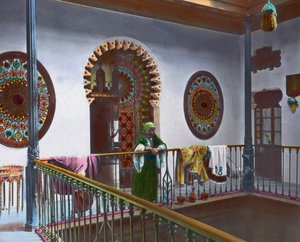 Pohjois-Marokko, marokkolainen nainen galleriassa, kuva-ajankohta: noin 1910, Carl Simonin Arkisto tekijältä Carl Simon