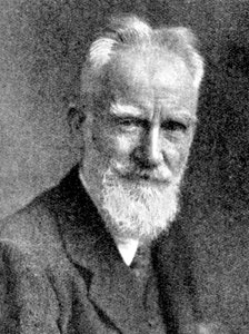 George Bernard Shaw, brittiläinen näytelmäkirjailija, 1923.