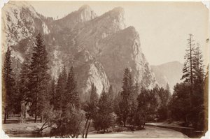 Kolme veljestä, 4480 jalkaa, Yosemiten laakso tekijältä Carleton E. Watkins