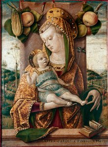 Neitsyt ja lapsi Niiden takana omenat ja kurkku, pohjassa avoin kirja (Raamattu). Tempera puulle, kirjoittanut Carlo Crivelli (1430/35-1494/1500)