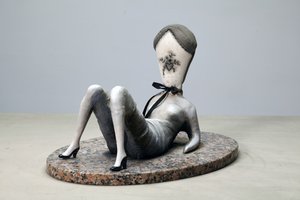 Dirty Love Pillow, 2014 (kangas, savi, maali graniitille)