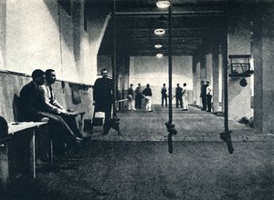 Toipilassairaala - Kuinka pian voin taas lentää, 1941 tekijältä Cecil Beaton