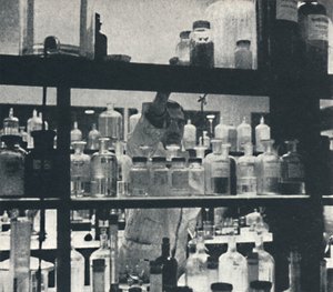 Kokeellinen laboratorio: lentokonetehdas, 1941 tekijältä Cecil Beaton
